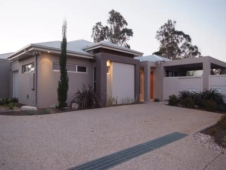 Third view of Homely unit listing, 3/245 Mackenzie, Centenary Heights QLD 4350