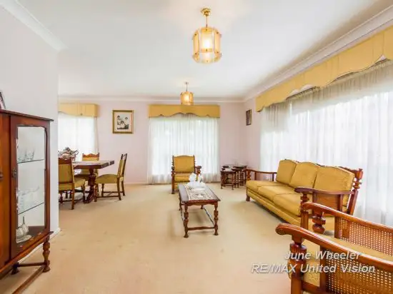 Second view of Homely house listing, 2 Hedlow Court, Carindale QLD 4152