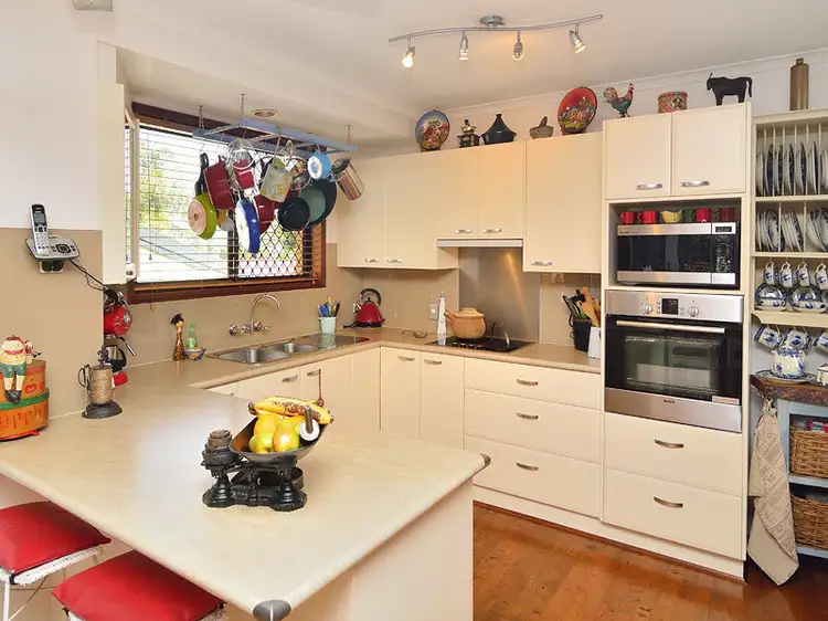 8 Brolga Court, Bundamba QLD 4304