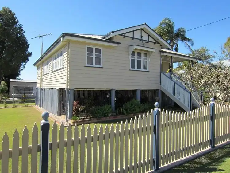 8 Siemons Street, One Mile QLD 4305