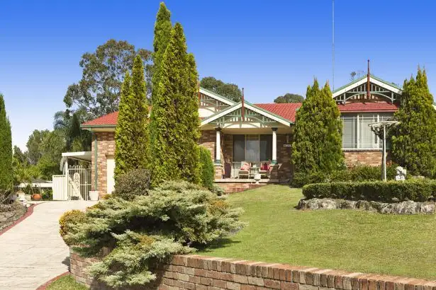 7 Calgarth Ct, Lakelands NSW 2282