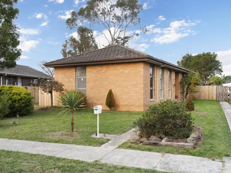 14 Deanswood Road, Hampton Park VIC 3975