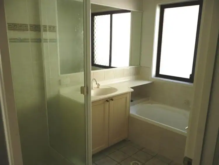 Seventh view of Homely house listing, 25 Grandview Pl, Carindale QLD 4152