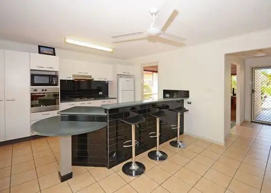 1 Oxford Place, Urraween QLD 4655