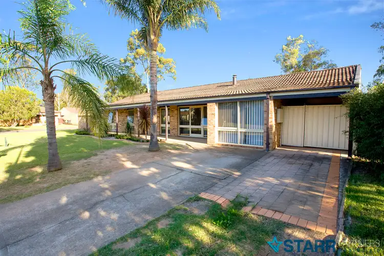1 Kippax Place, St Clair NSW 2759