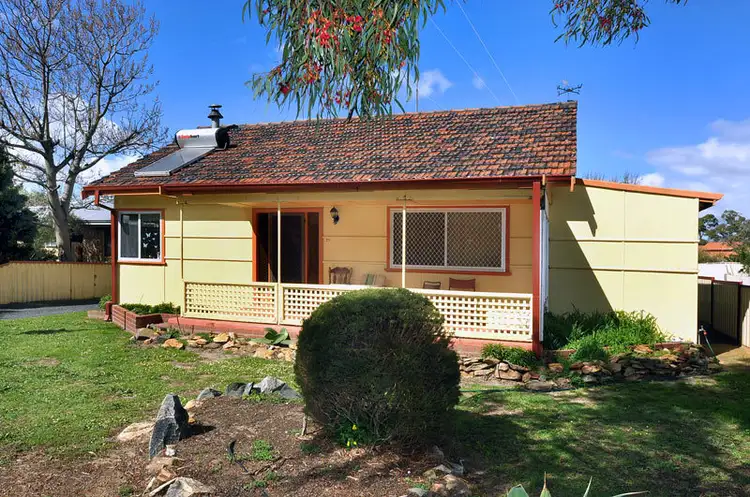 21 Russell Road, Burekup WA 6227