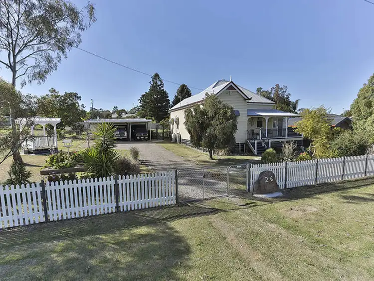24-26 Mocatta Street, Goombungee QLD 4354