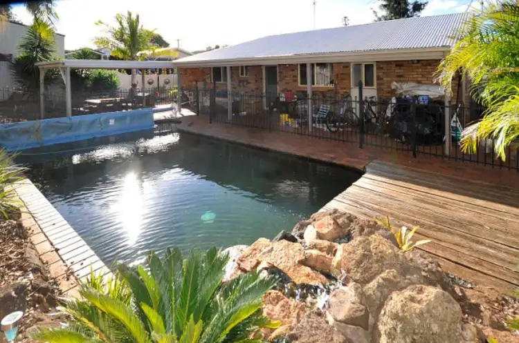 2/166 Alderley Street, Centenary Heights QLD 4350