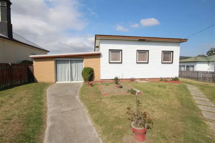 111 Rouse Street, Tenterfield NSW 2372