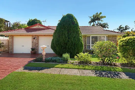 4 WESTMINSTER WAY, Wishart QLD 4122