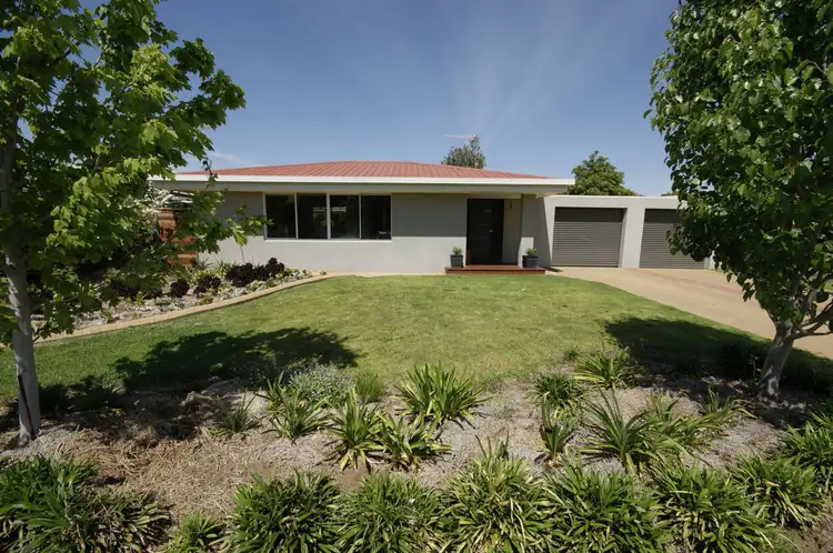 7 Warren Drive, Deniliquin NSW 2710