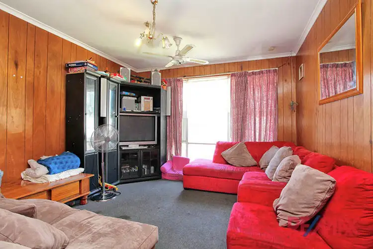 Second view of Homely house listing, 5 Conferta Crescent, Doveton VIC 3177