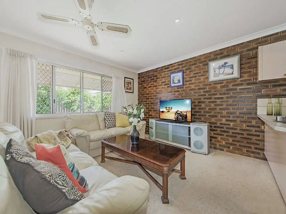 Main view of Homely unit listing, 2 / 59 Emsworth Street, Wynnum QLD 4178