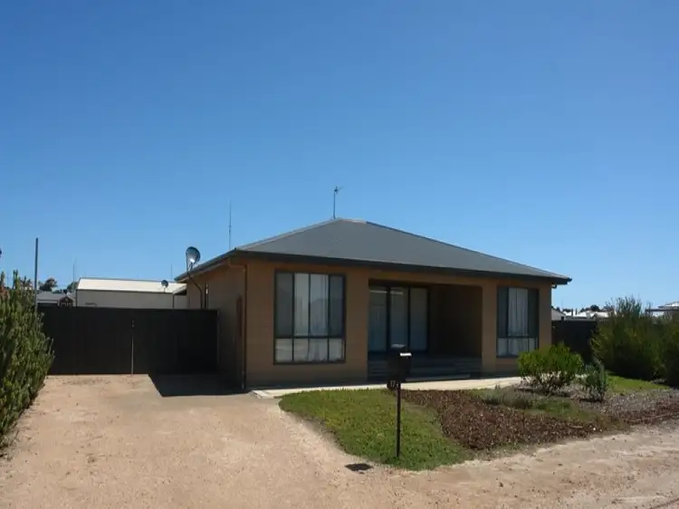 17 Andrew Street, Moonta Bay SA 5558