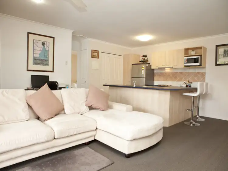 Third view of Homely unit listing, 8/121 Ekibin Road, Annerley QLD 4103