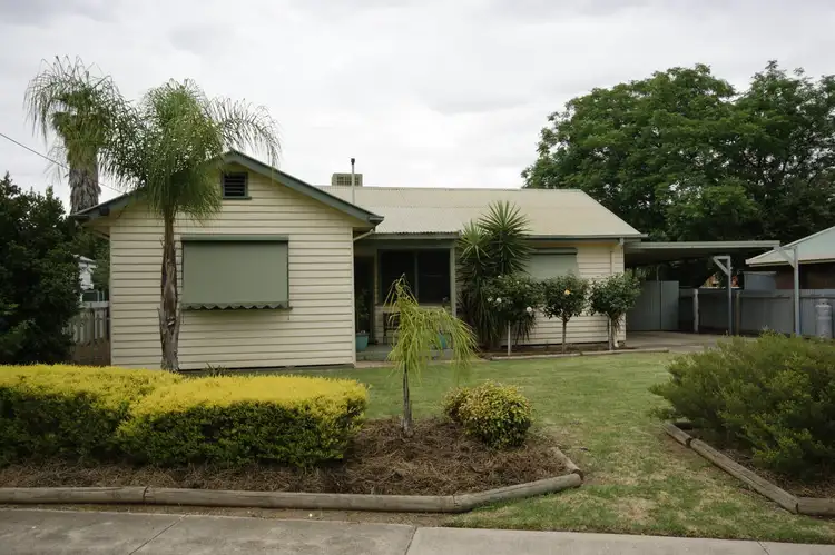 403 Campbell Cres, Deniliquin NSW 2710