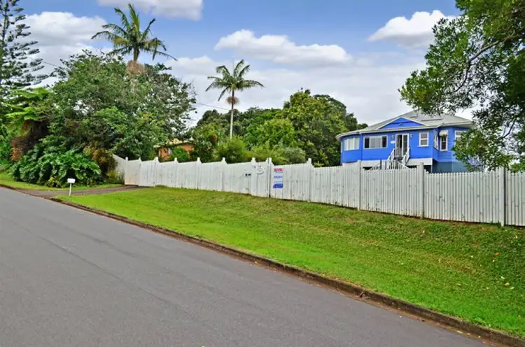 16 Mary Cairncross Avenue, Maleny QLD 4552