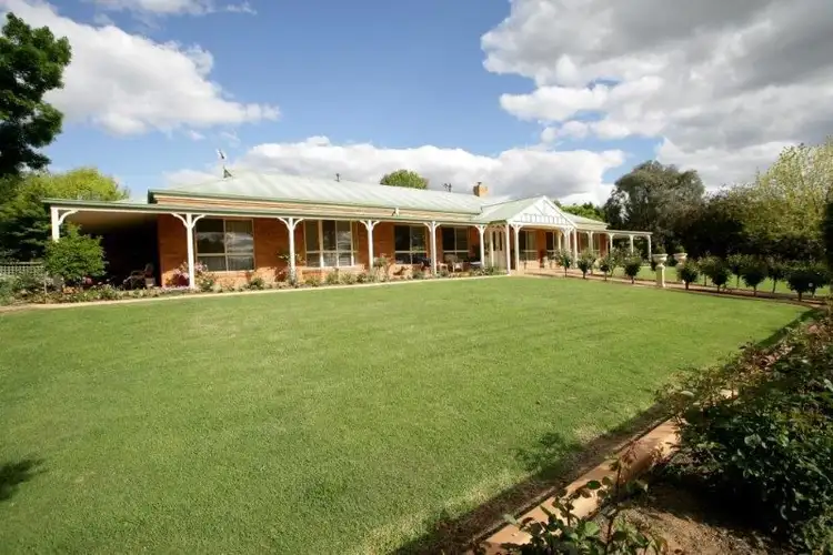 18 Sycamore Road, Lake Albert, Wagga Wagga NSW 2650