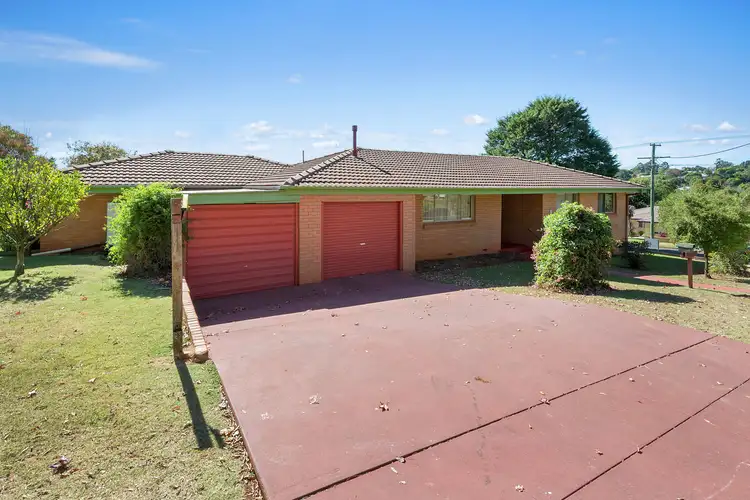 1 Lindgren Street, Centenary Heights QLD 4350
