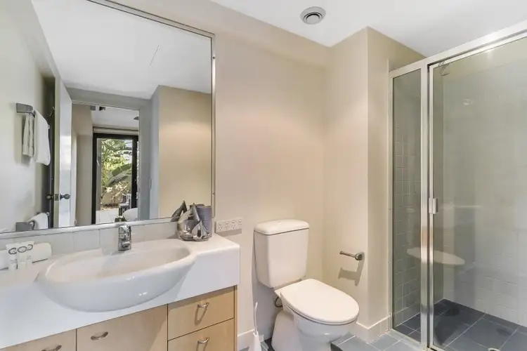 Fifth view of Homely unit listing, 2/60 Sherwood Rd, Toowong QLD 4066