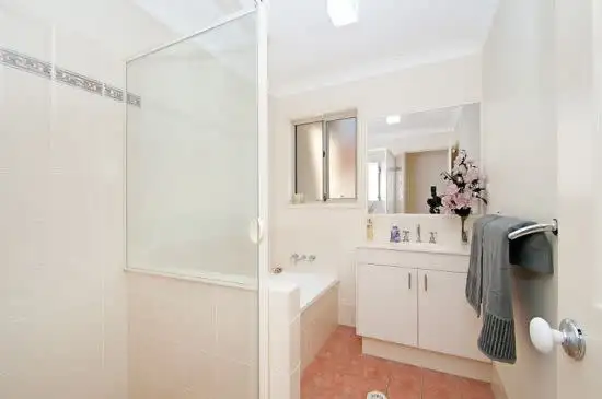 Sixth view of Homely house listing, 2 Inwood Circuit, Merrimac QLD 4226