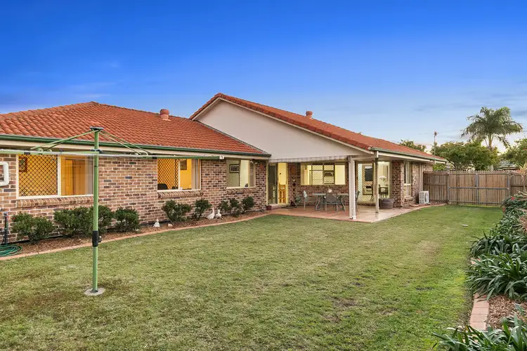 5 Miles Cr, Manly West QLD 4179