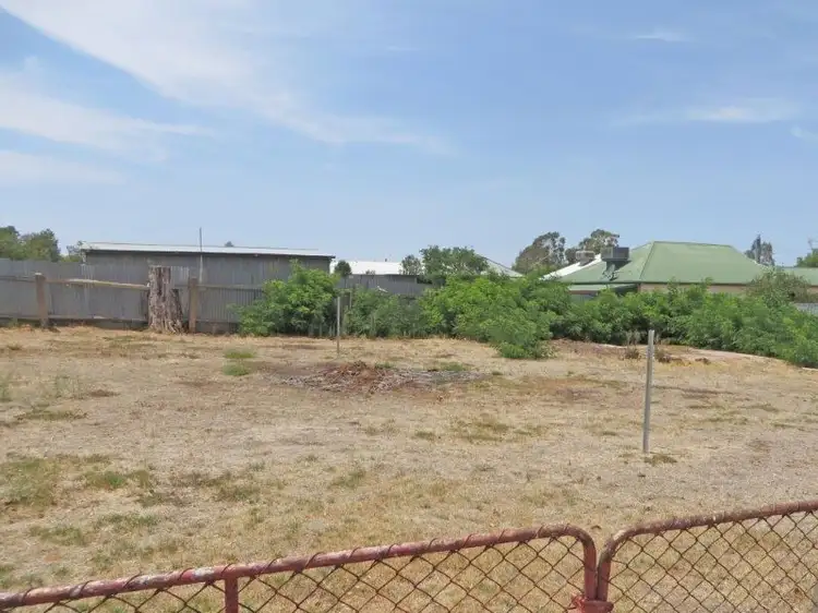 11 Duke Street, Junee NSW 2663