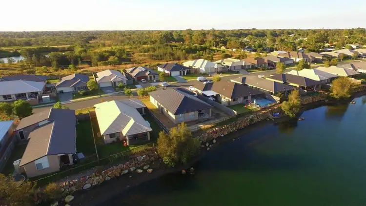33 Adam Street, Beachmere QLD 4510