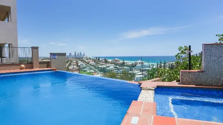 1 Great Hall Dve, Nobby Beach QLD 4218