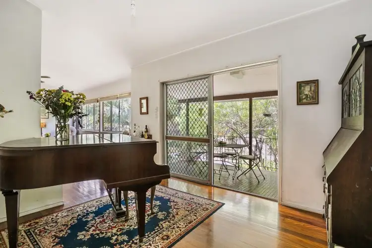 32 Ashburton Street, Chapel Hill QLD 4069