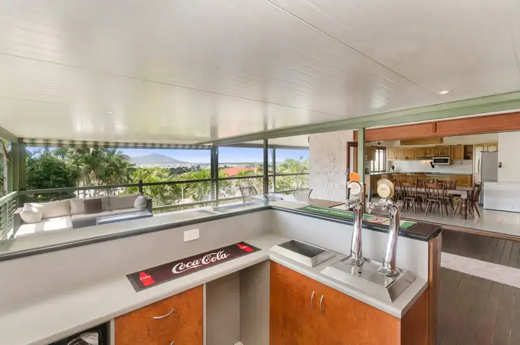 10 Hedley Court, Mount Louisa QLD 4814