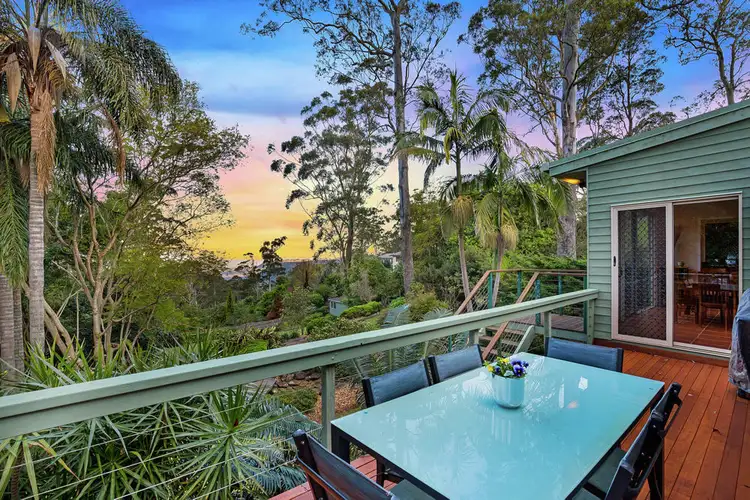 19 Hilltop Crescent, Blue Mountain Heights QLD 4350