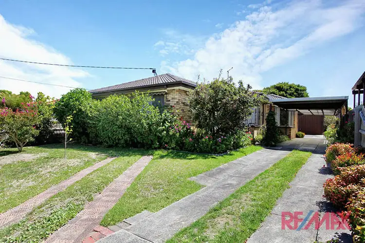 8 Glencoe Grove, Dandenong North VIC 3175