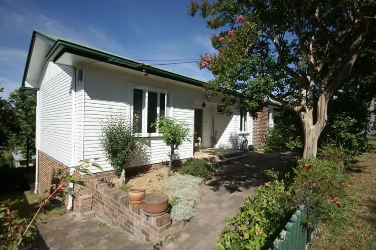 Main view of Homely house listing, 2 Quin Avenue, Armidale NSW 2350