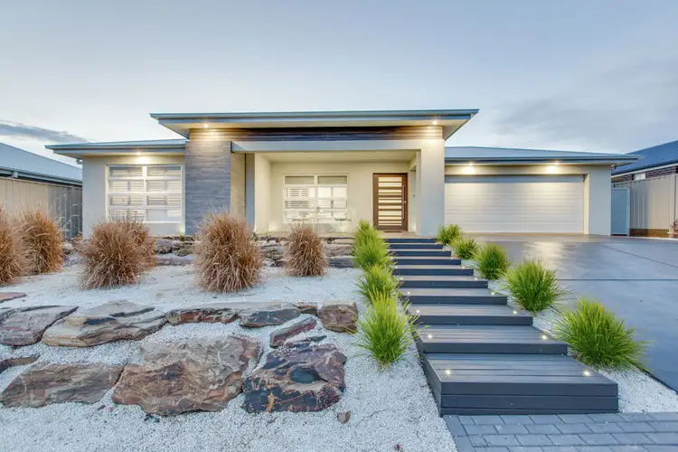 14 Ross Parkway, Gobbagombalin NSW 2650