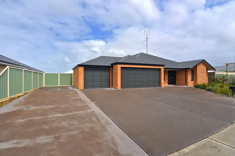 Second view of Homely house listing, 39 Connemara Way, Australind WA 6233