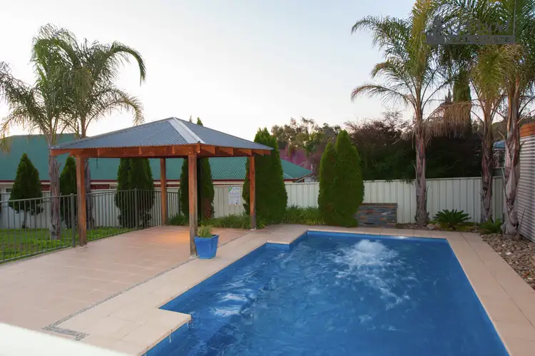 11 Newton Circuit, Thurgoona NSW 2640