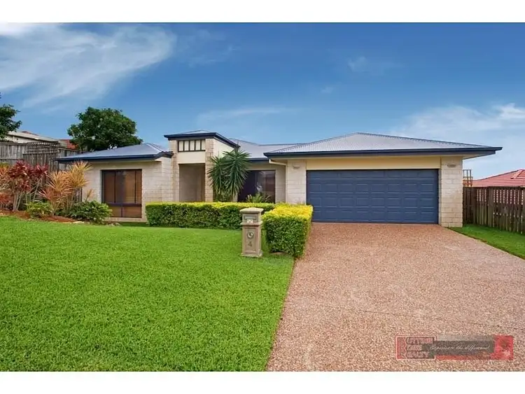 4 coonowrin Street, Pacific Pines QLD 4211