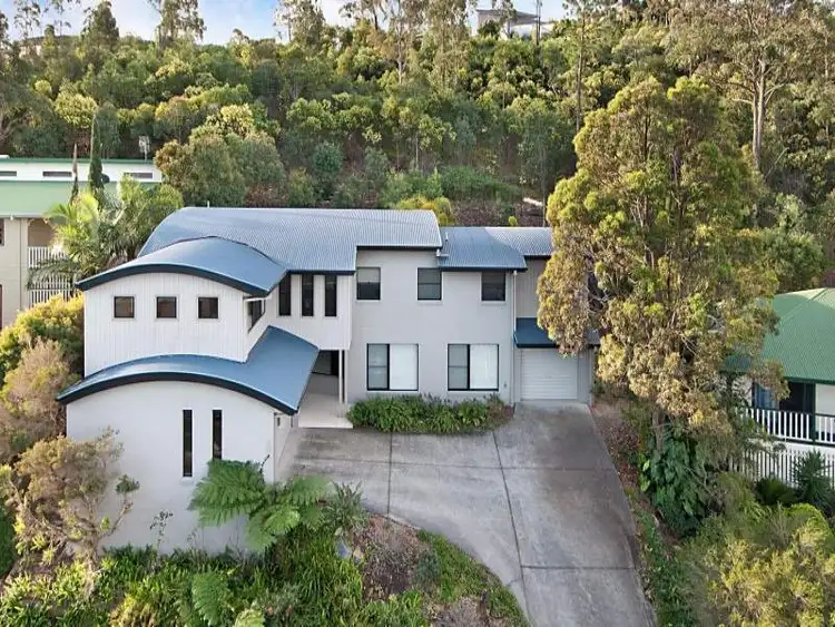 25 White Cap Close, Pacific Pines QLD 4211