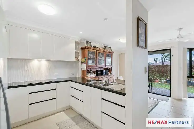 2/1 Ibis Blvd, Eli Waters QLD 4655