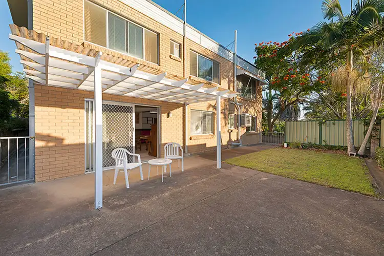 2/19 Leigh Street, Coorparoo QLD 4151