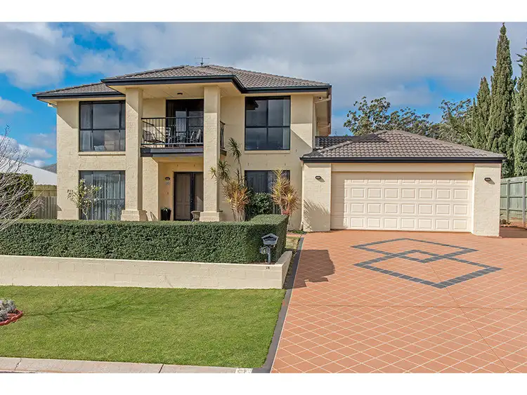 14 Banksdale Drive, Middle Ridge QLD 4350