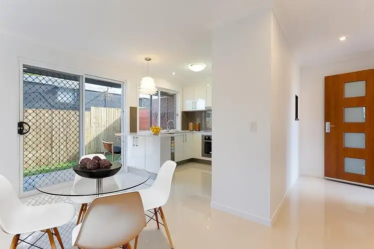 4/7 McAneny Street, Redcliffe QLD 4020