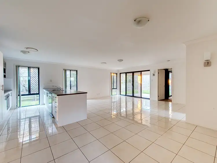 34 Tropical Drive, Forest Lake QLD 4078