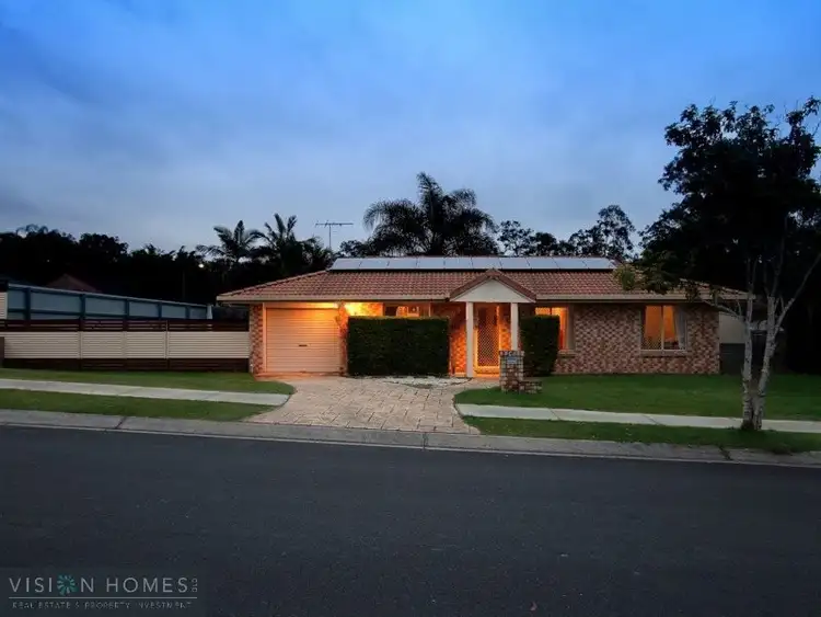 4 Solandra cct, Regents Park QLD 4118