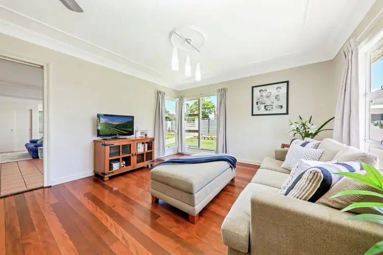 1 Ashley Road, Chermside West QLD 4032