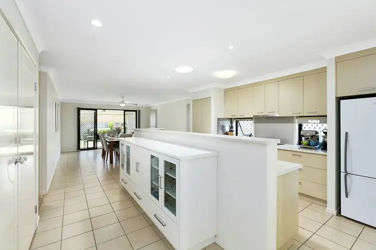 59 Worthing St, Wynnum QLD 4178