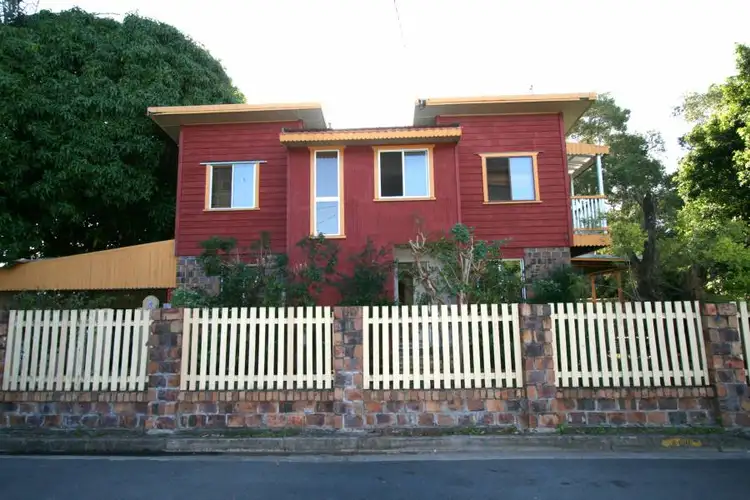 6 Sunshine Court, Labrador QLD 4215