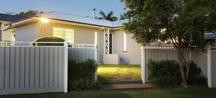 1 Merlin Street, Tennyson QLD 4105