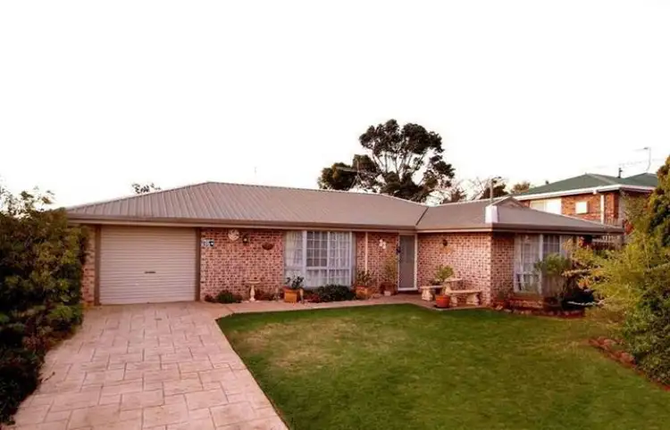 33 Redwood Street, Newtown QLD 4350